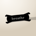 Breathr Sport neusstrip Satin Black met breathr wordmark, voorkant